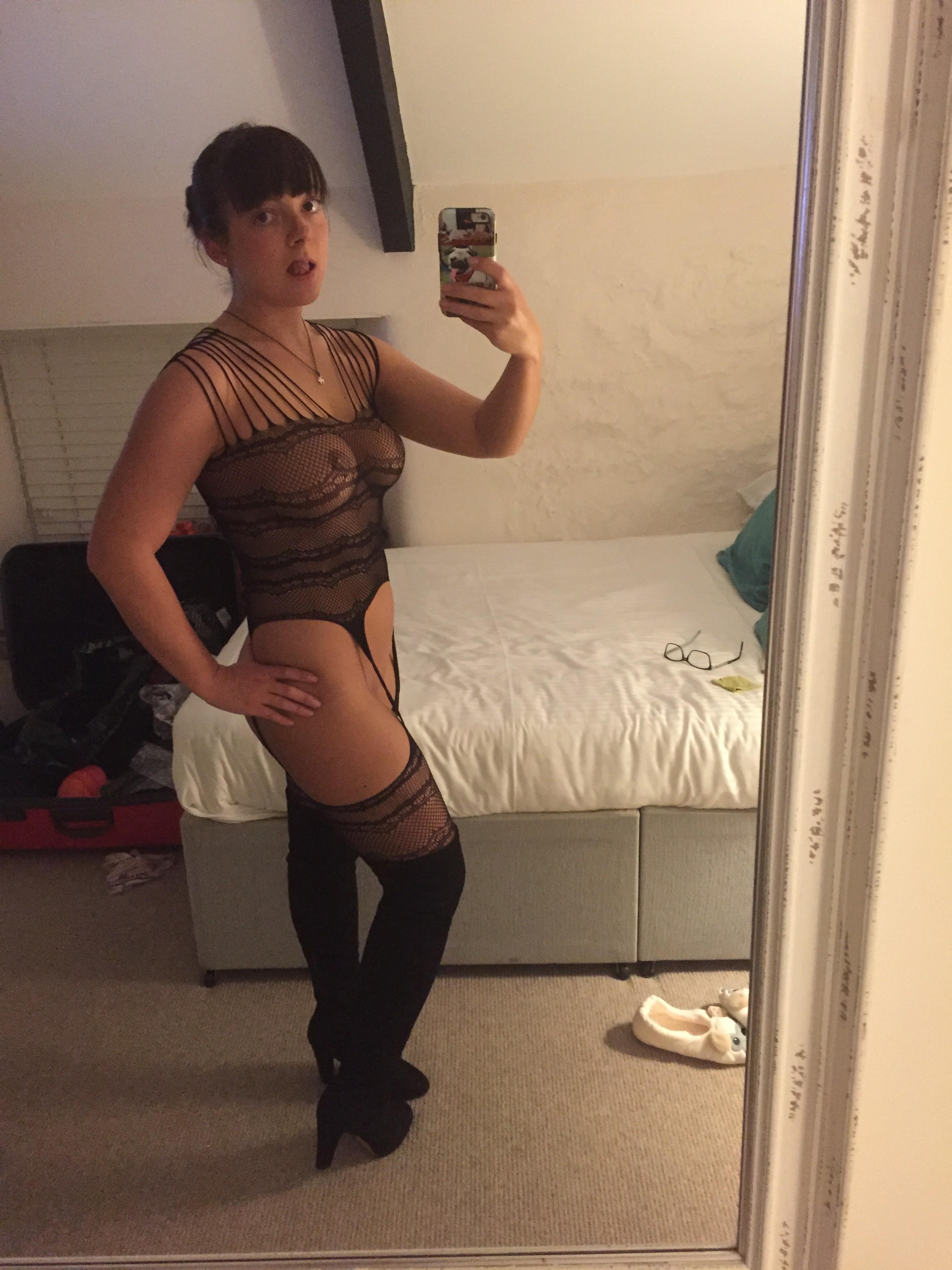 Kinky Brunette Chubby Girlfriend — 43