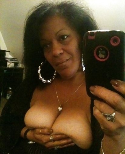 Still M o — 23