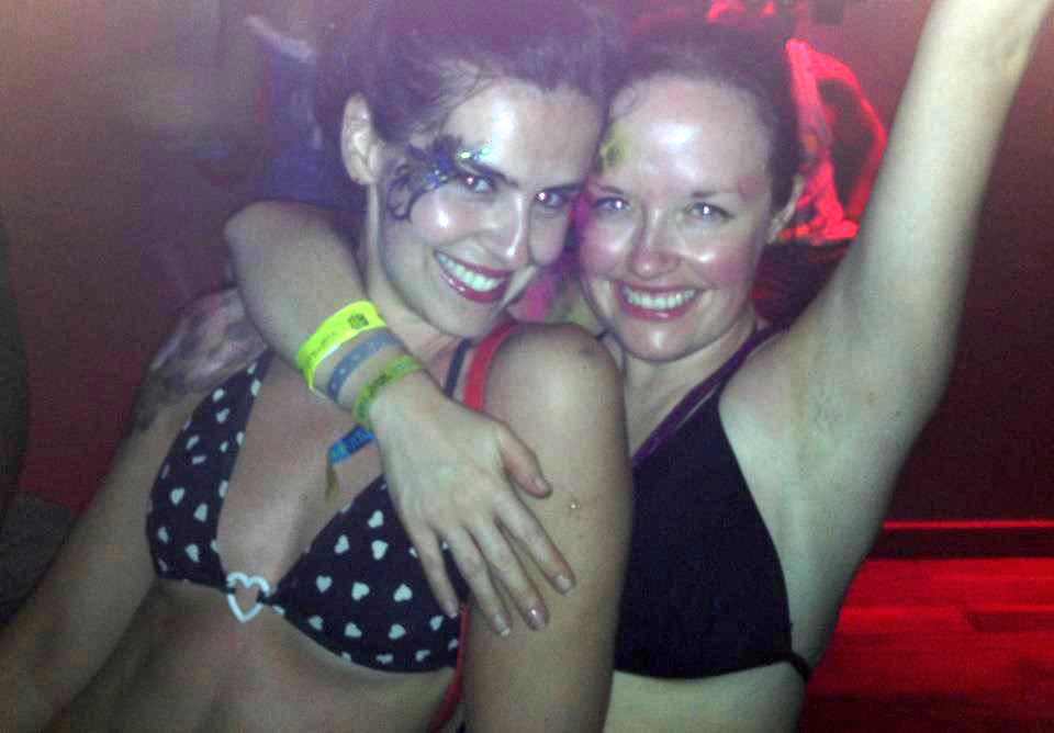 British UK girls showing sexy shaven armpits — 8